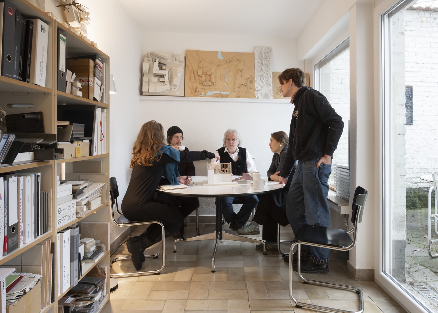 Runder Tisch im Besprechungsraum